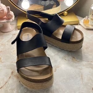 Black, Dirty Laundry, Size 8 Platform Sandals! Basically New!